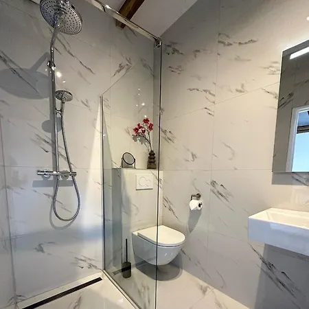 Hoeve Berghof Bed and Breakfast Χέερλεν